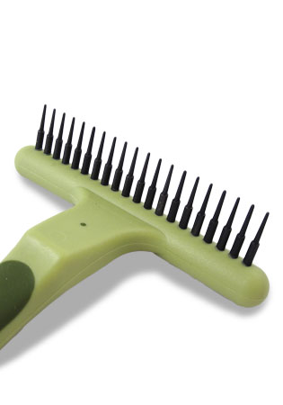 Safari Undercoat Rake in Grooming